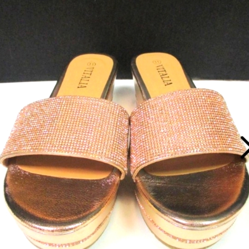 EUC VITALIA women's metallic rose gold Rhinestone strap platform sandals size 11